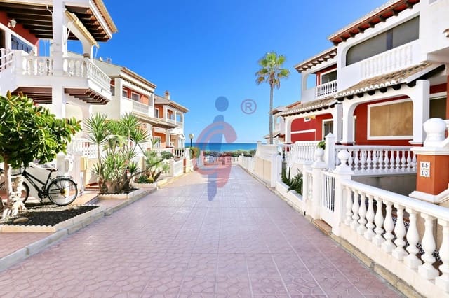 4 soveværelse Rækkehus til salg i Guardamar Playa, Guardamar del Segura med garage - € 359.000 (Ref: 8511798)