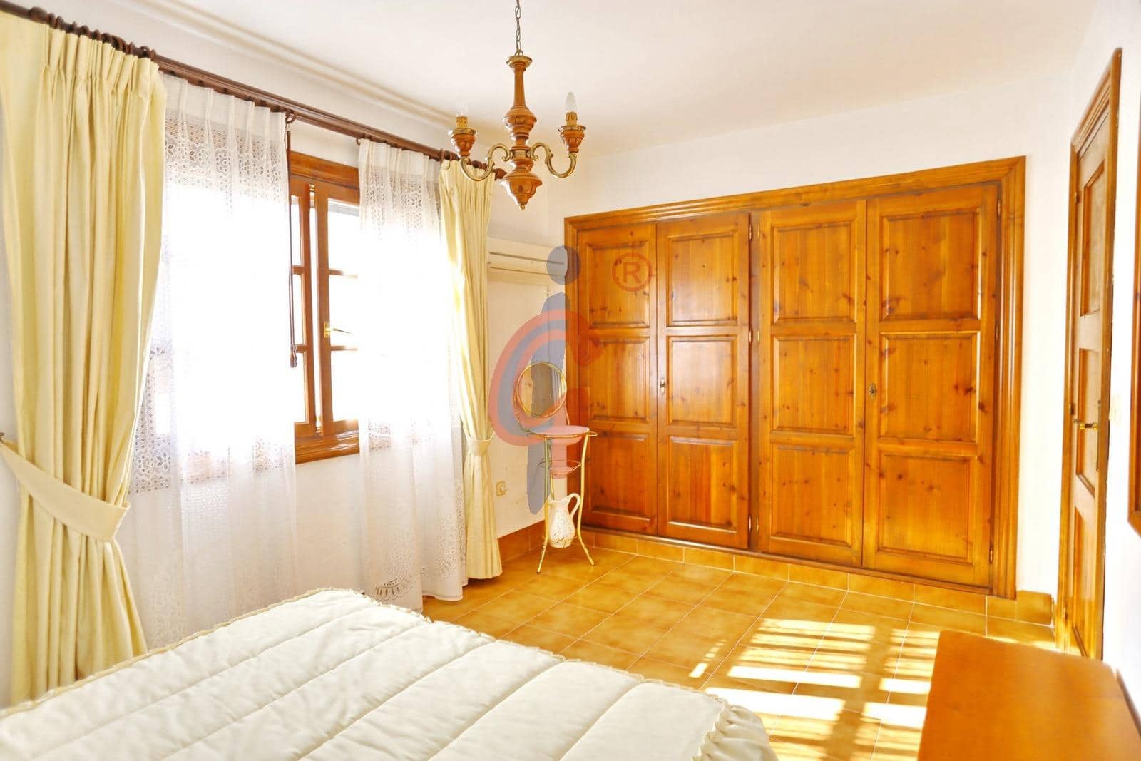 4 soverom Rekkehus til salgs i Guardamar del Segura med garasje - € 359 000 (Ref: 8511798)