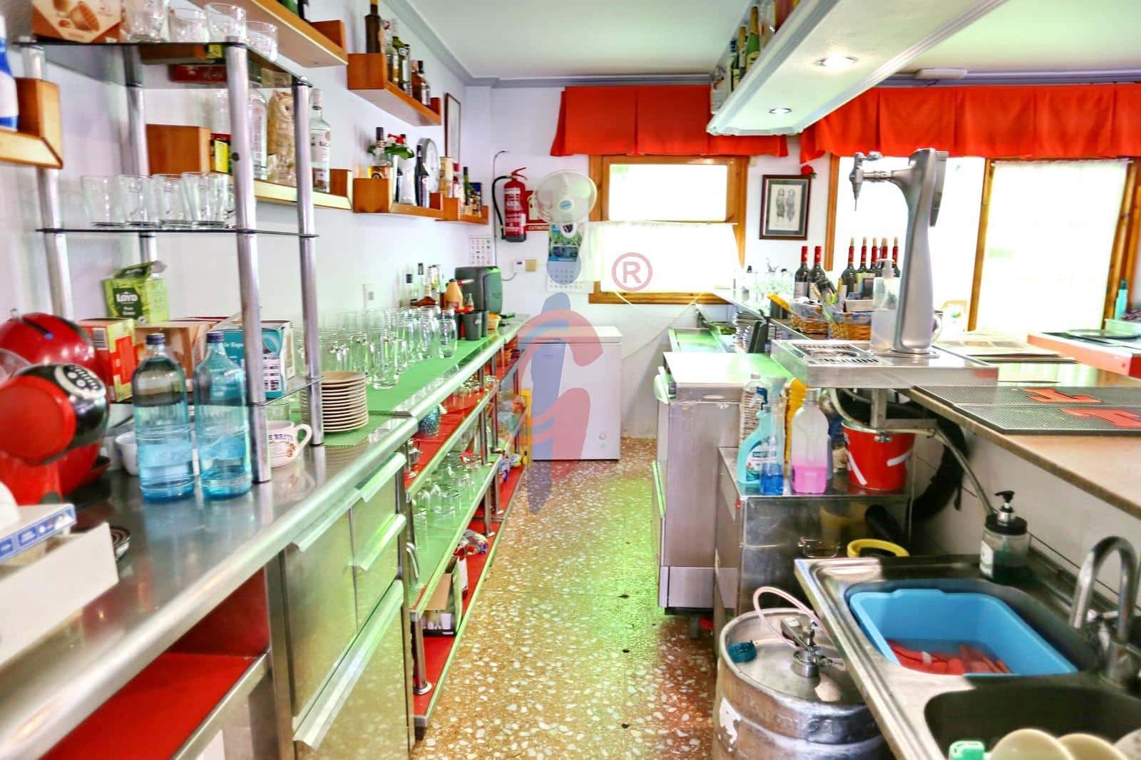 Kommersiell til salgs i La Marina - € 160 000 (Ref: 8557418)