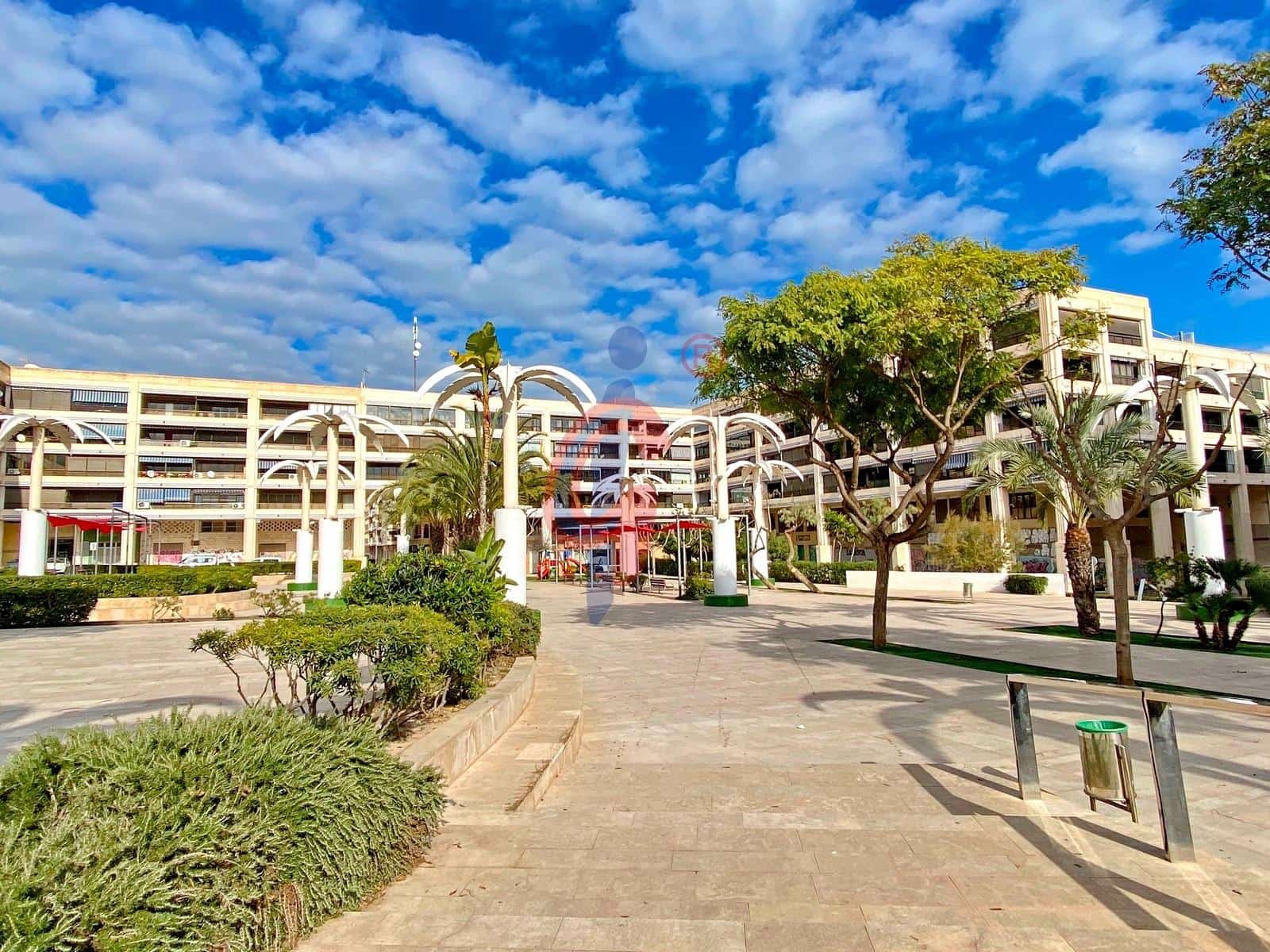 3 soveværelse Penthouse til salg i Guardamar del Segura med swimmingpool garage - € 229.000 (Ref: 8568300)