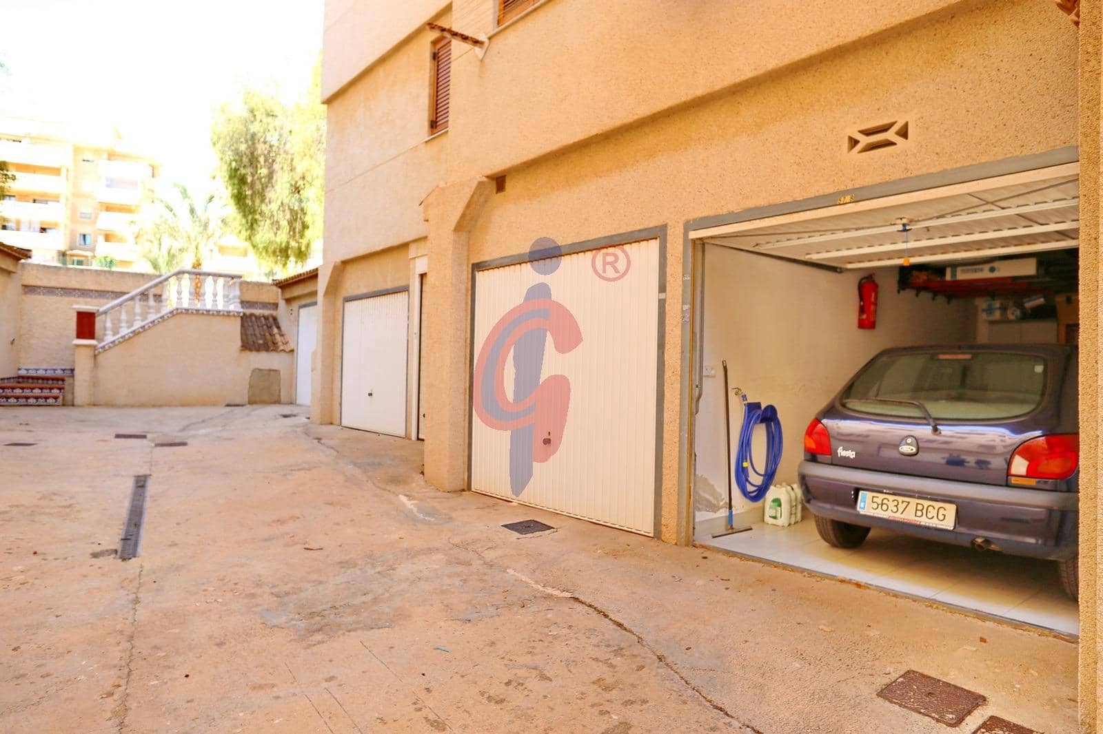 3 bedroom Penthouse for sale in Guardamar del Segura with garage - € 229,000 (Ref: 8568300)