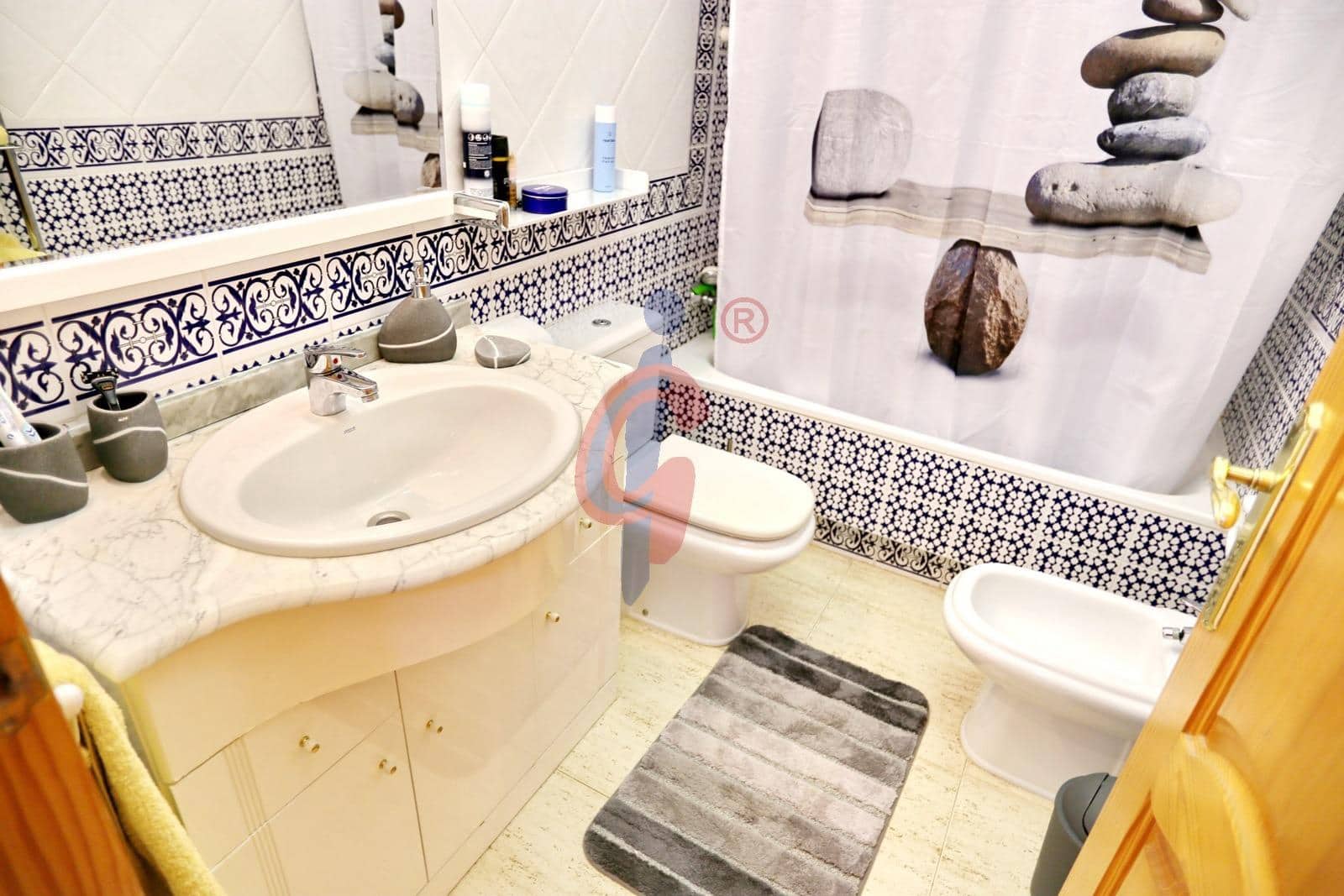 3 bedroom Penthouse for sale in Guardamar del Segura with garage - € 229,000 (Ref: 8568300)