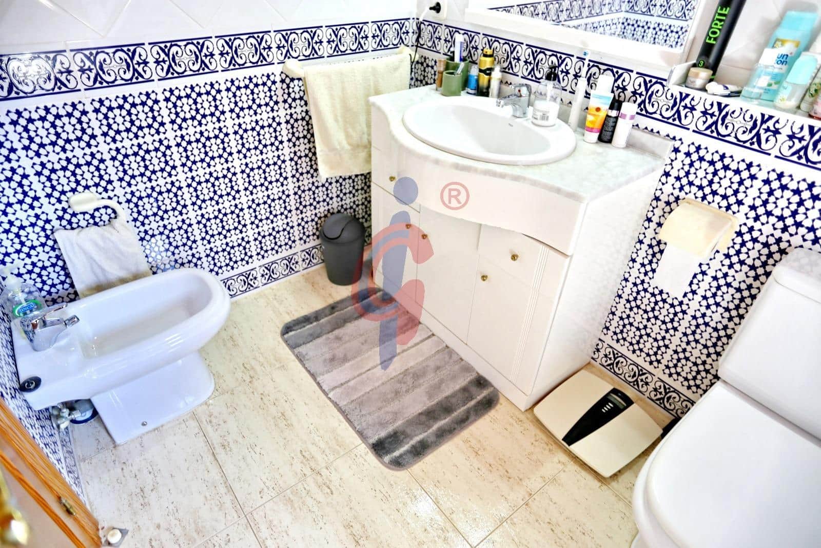 3 bedroom Penthouse for sale in Guardamar del Segura with garage - € 229,000 (Ref: 8568300)