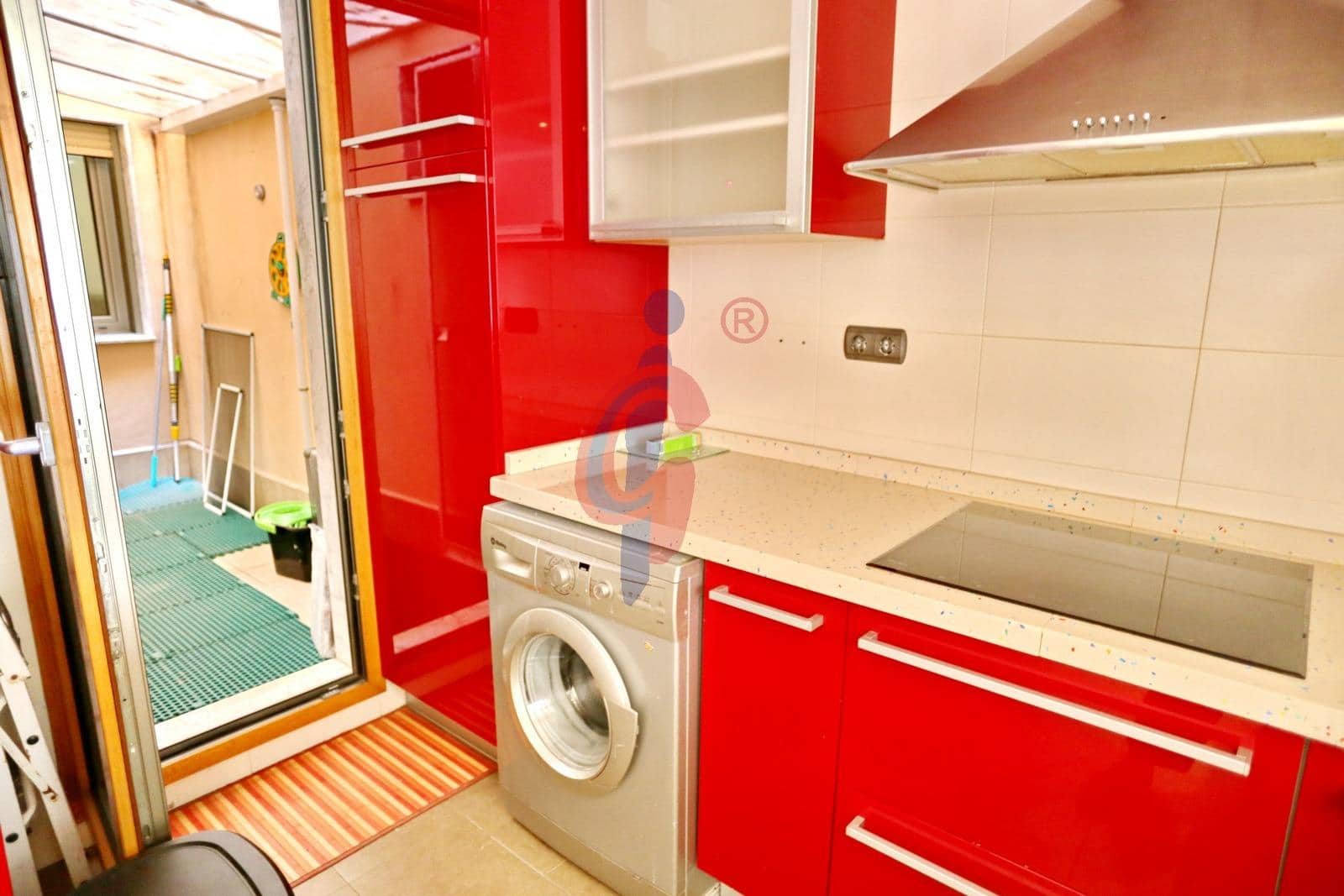 3 makuuhuone Huoneisto myytävänä paikassa Guardamar del Segura mukana 
autotalli - 249 995 € (Ref: 8687637)