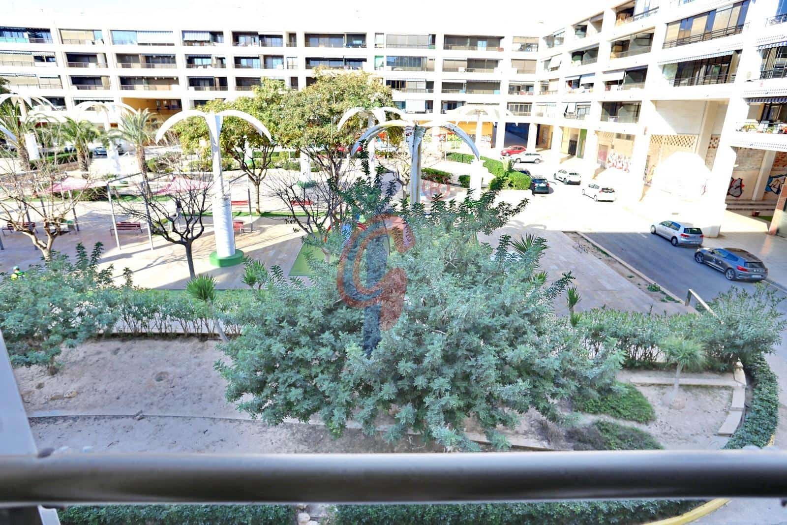 4 quarto Apartamento para venda em Guardamar del Segura com garagem - 315 000 € (Ref: 8827543)