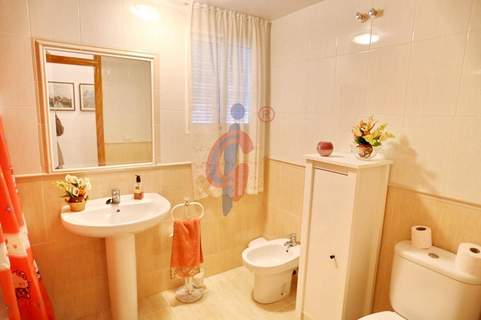 4 bedroom Apartment for sale in Guardamar del Segura with garage - € 315,000 (Ref: 8827543)