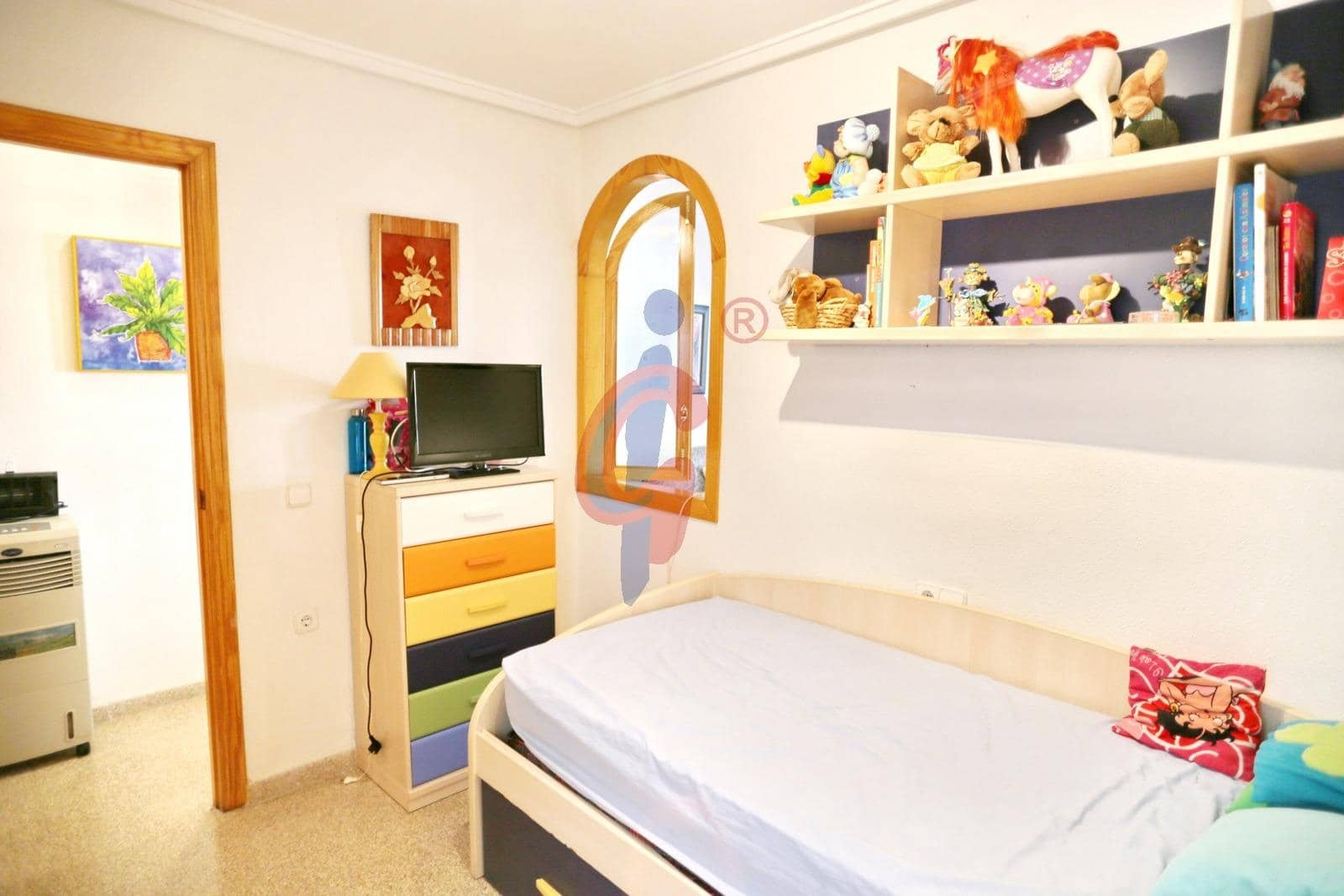 4 bedroom Apartment for sale in Guardamar del Segura with garage - € 315,000 (Ref: 8827543)