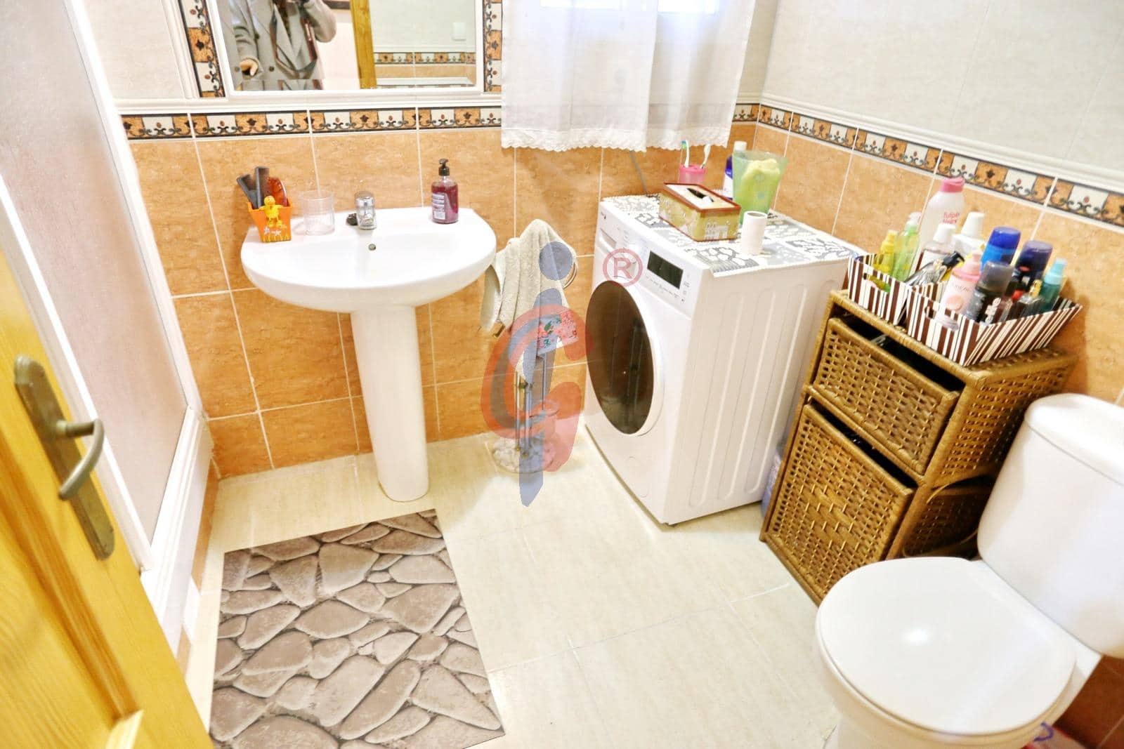 4 bedroom Apartment for sale in Guardamar del Segura with garage - € 315,000 (Ref: 8827543)