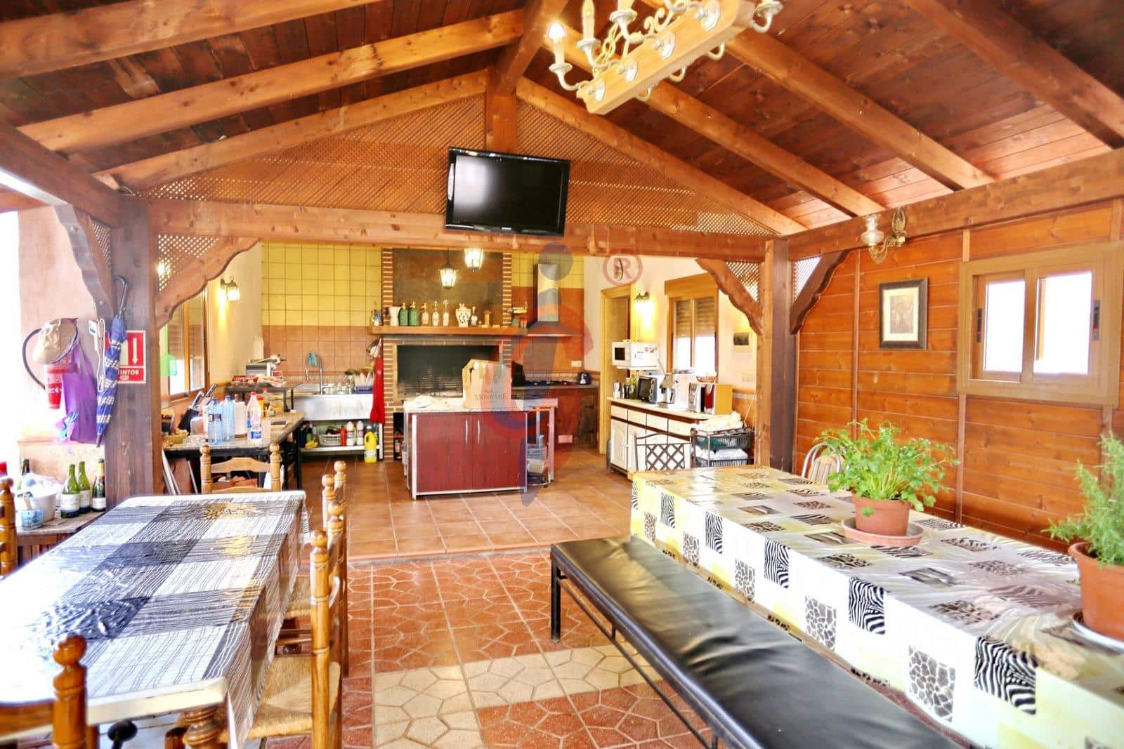 4 sypialnia Finka/Dom wiejski na sprzedaż w La Hoya z basenem garażem - 425 000 € (Ref: 8827544)