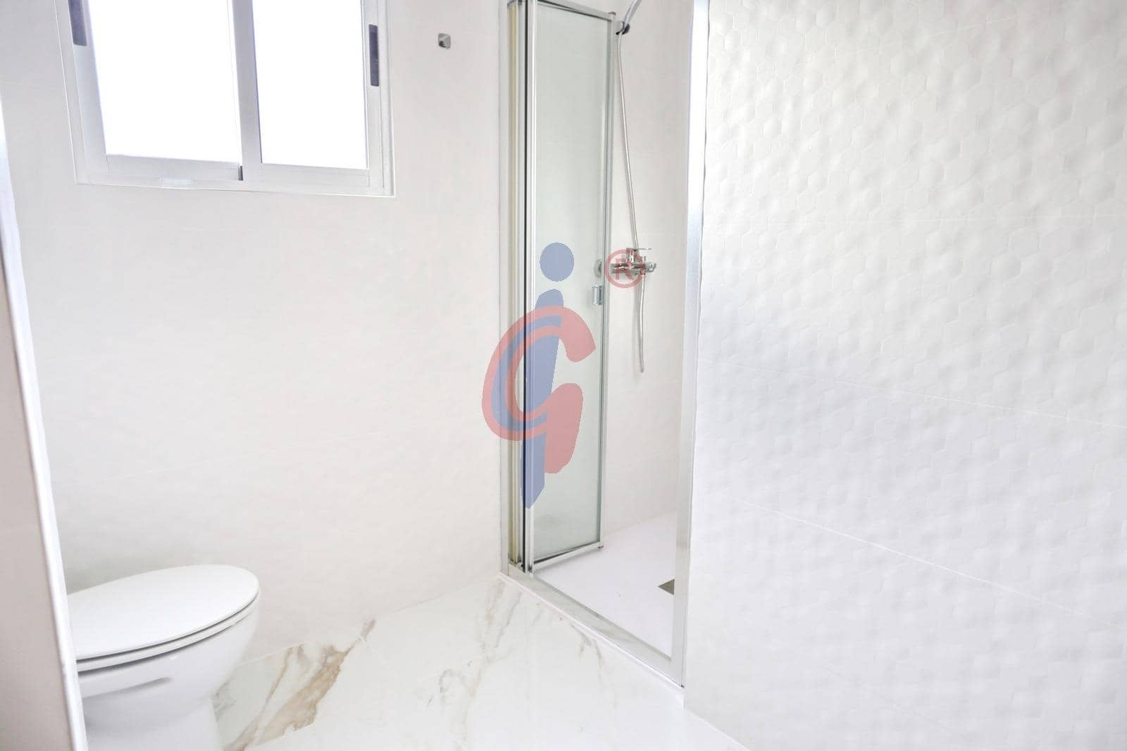 Chalet de 4 habitaciones en San Fulgencio en venta con garaje - 400.000 € (Ref: 8834700)