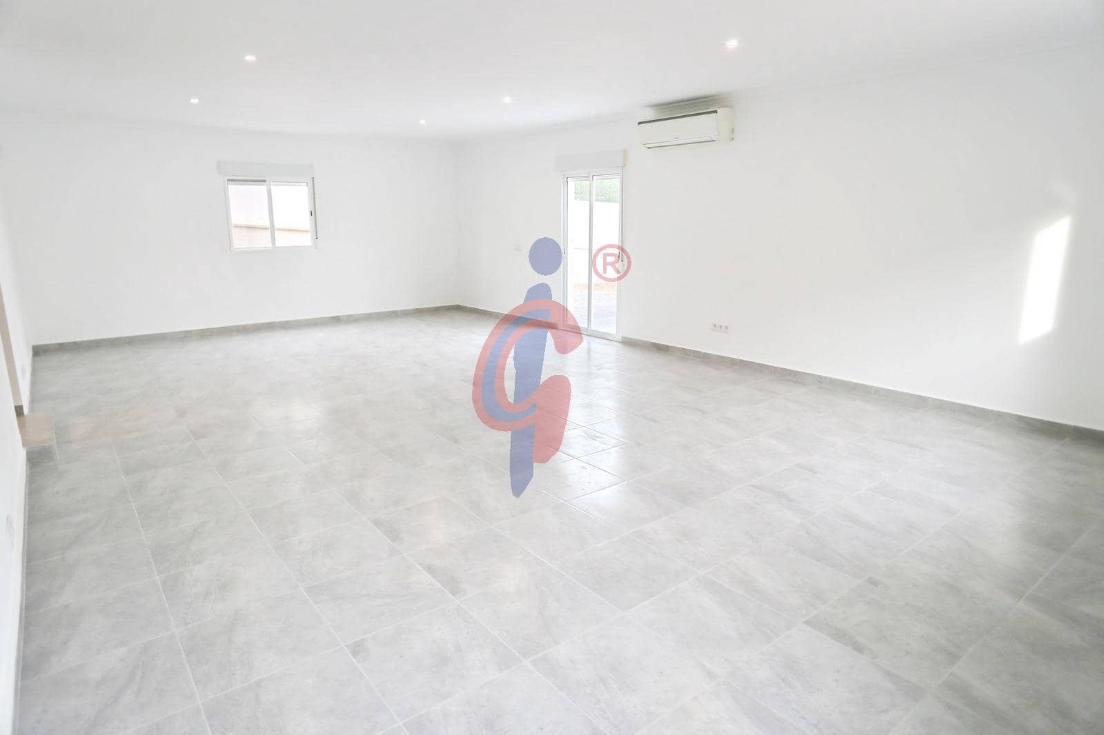 Chalet de 4 habitaciones en San Fulgencio en venta con garaje - 400.000 € (Ref: 8834700)