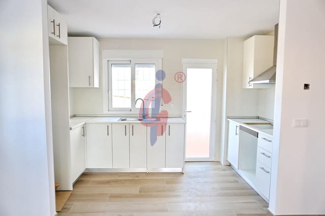 2 soveværelse Lejlighed til salg i Puerto Deportivo, Guardamar del Segura med swimmingpool - € 199.900 (Ref: 8841053)