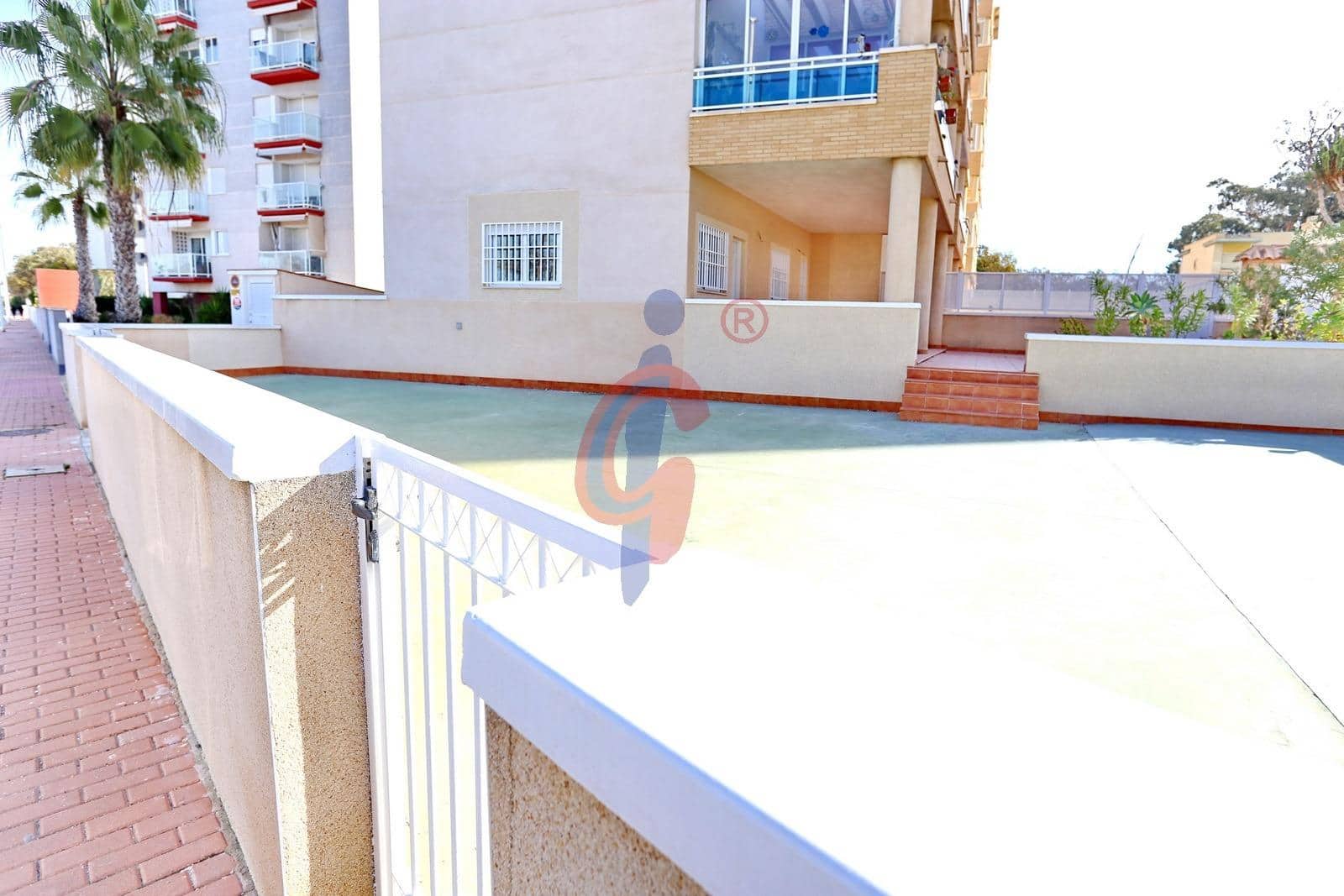 2 quarto Apartamento para venda em Guardamar del Segura com piscina - 199 900 € (Ref: 8841053)