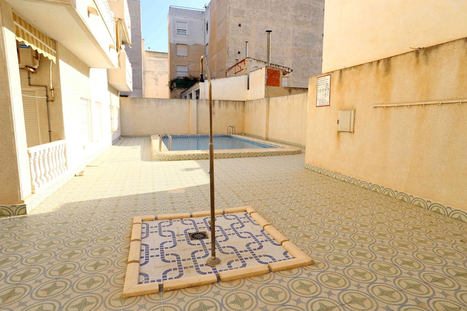 2 soveværelse Lejlighed til salg i Guardamar del Segura med swimmingpool - € 129.950 (Ref: 8865086)