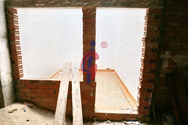 Commercial for sale in Guardamar Playa, Guardamar del Segura - € 128,000 (Ref: 8865087)