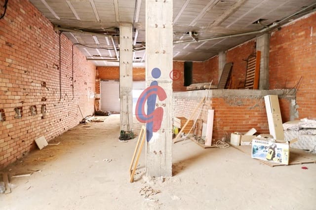 Commercial for sale in Guardamar Playa, Guardamar del Segura - € 128,000 (Ref: 8865087)