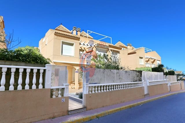 4 soverom Rekkehus til salgs i Guardamar Playa, Guardamar del Segura med svømmebasseng garasje - € 335 000 (Ref: 8907806)