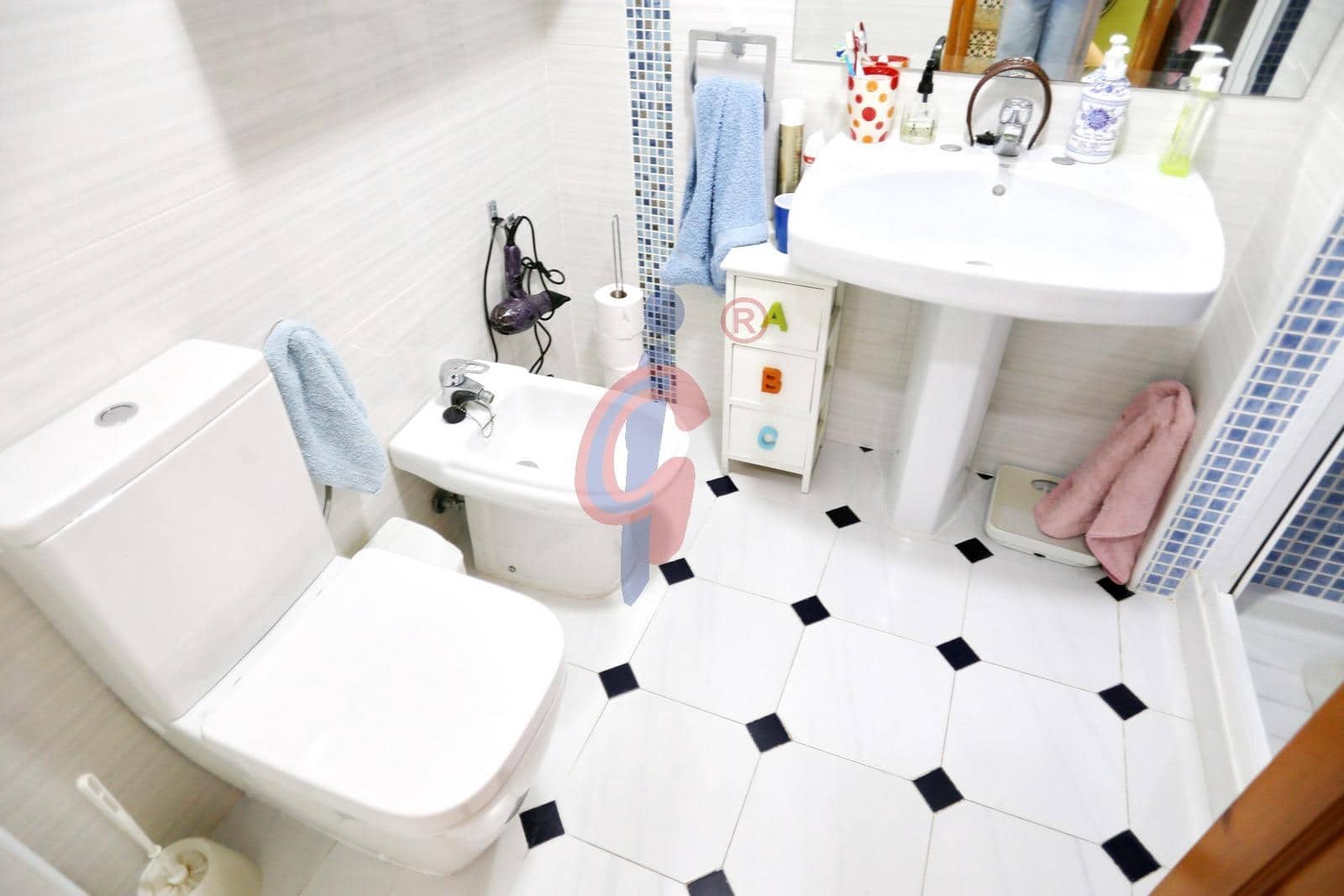 4 sypialnia Dom szeregowy na sprzedaż w Guardamar del Segura z basenem garażem - 435 000 € (Ref: 8915207)