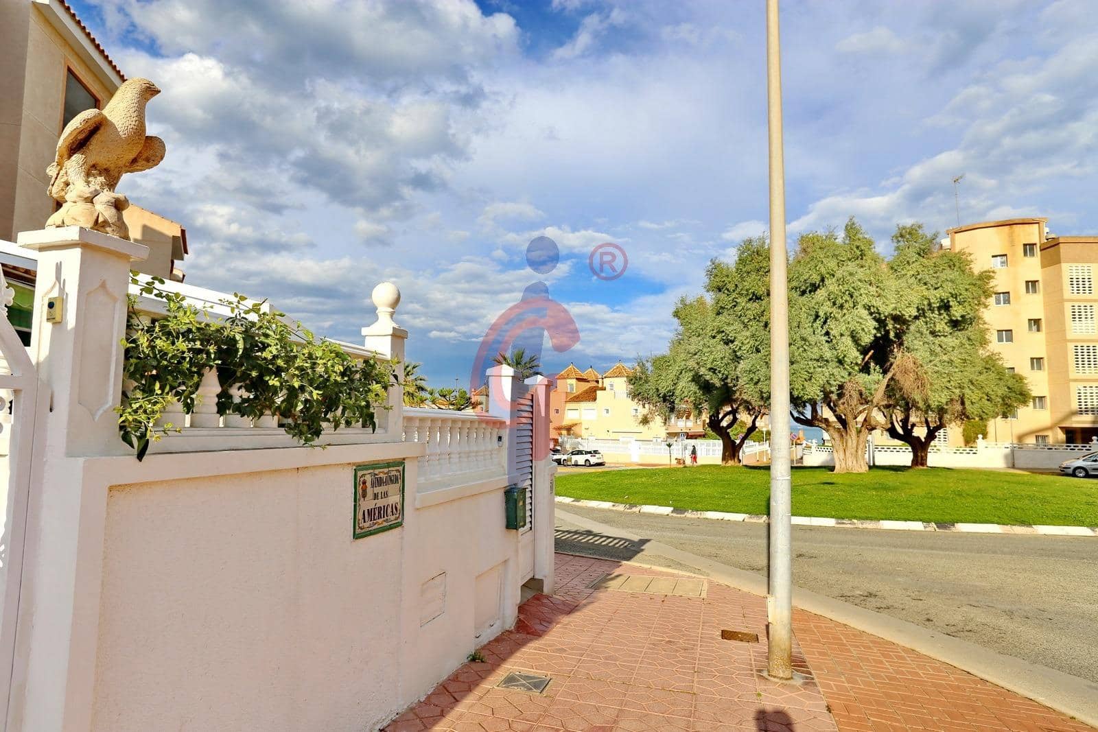 4 sypialnia Dom szeregowy na sprzedaż w Guardamar del Segura z basenem garażem - 435 000 € (Ref: 8915207)