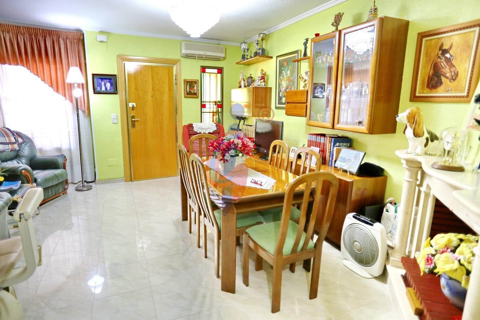 4 slaapkamer Rijtjeshuis te koop in Guardamar del Segura met zwembad garage - € 435.000 (Ref: 8915207)