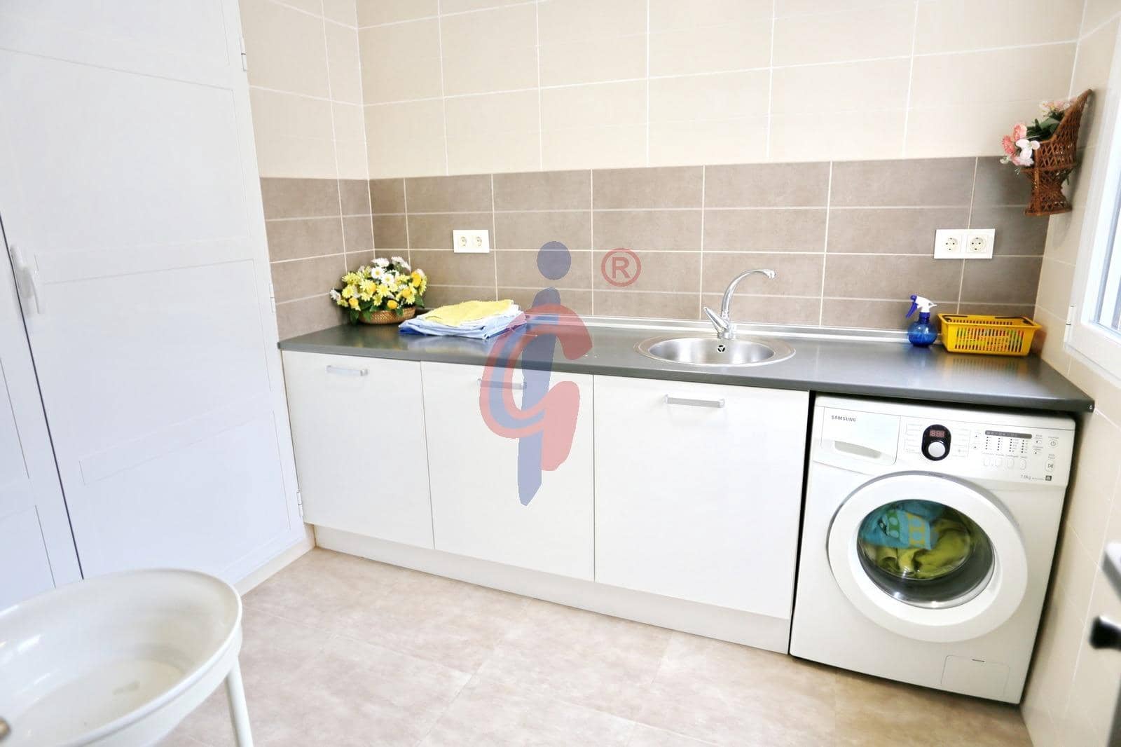 4 slaapkamer Rijtjeshuis te koop in Guardamar del Segura met zwembad garage - € 435.000 (Ref: 8915207)