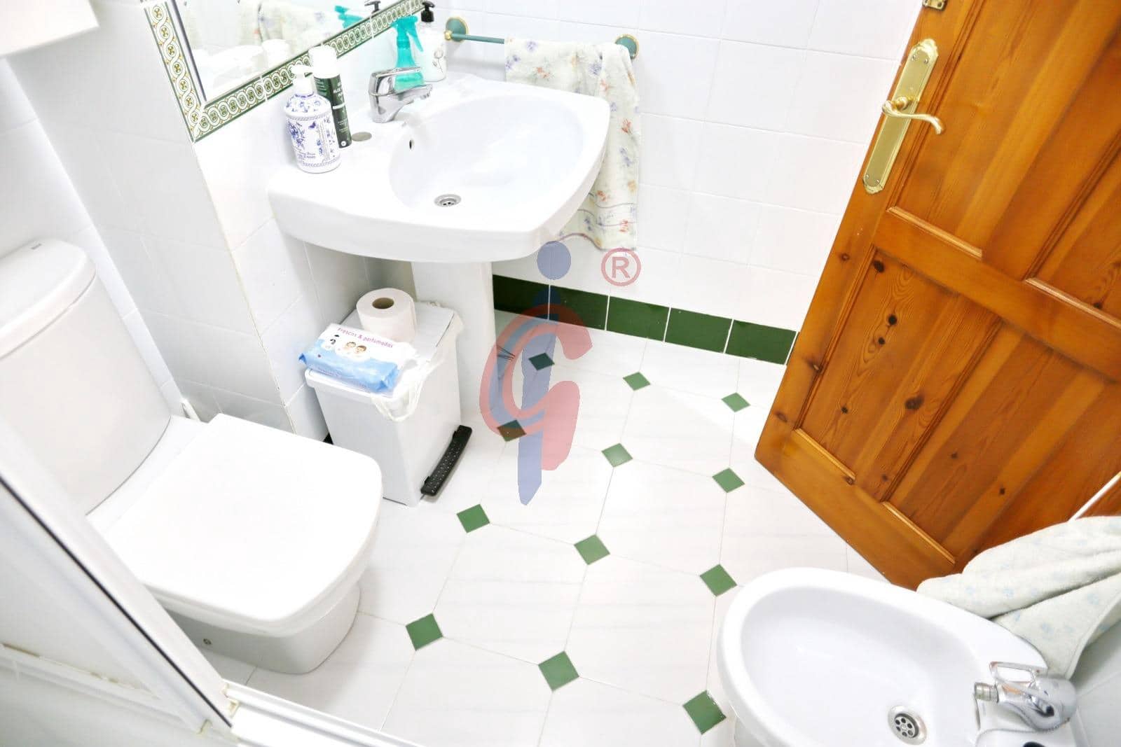 4 slaapkamer Rijtjeshuis te koop in Guardamar del Segura met zwembad garage - € 435.000 (Ref: 8915207)