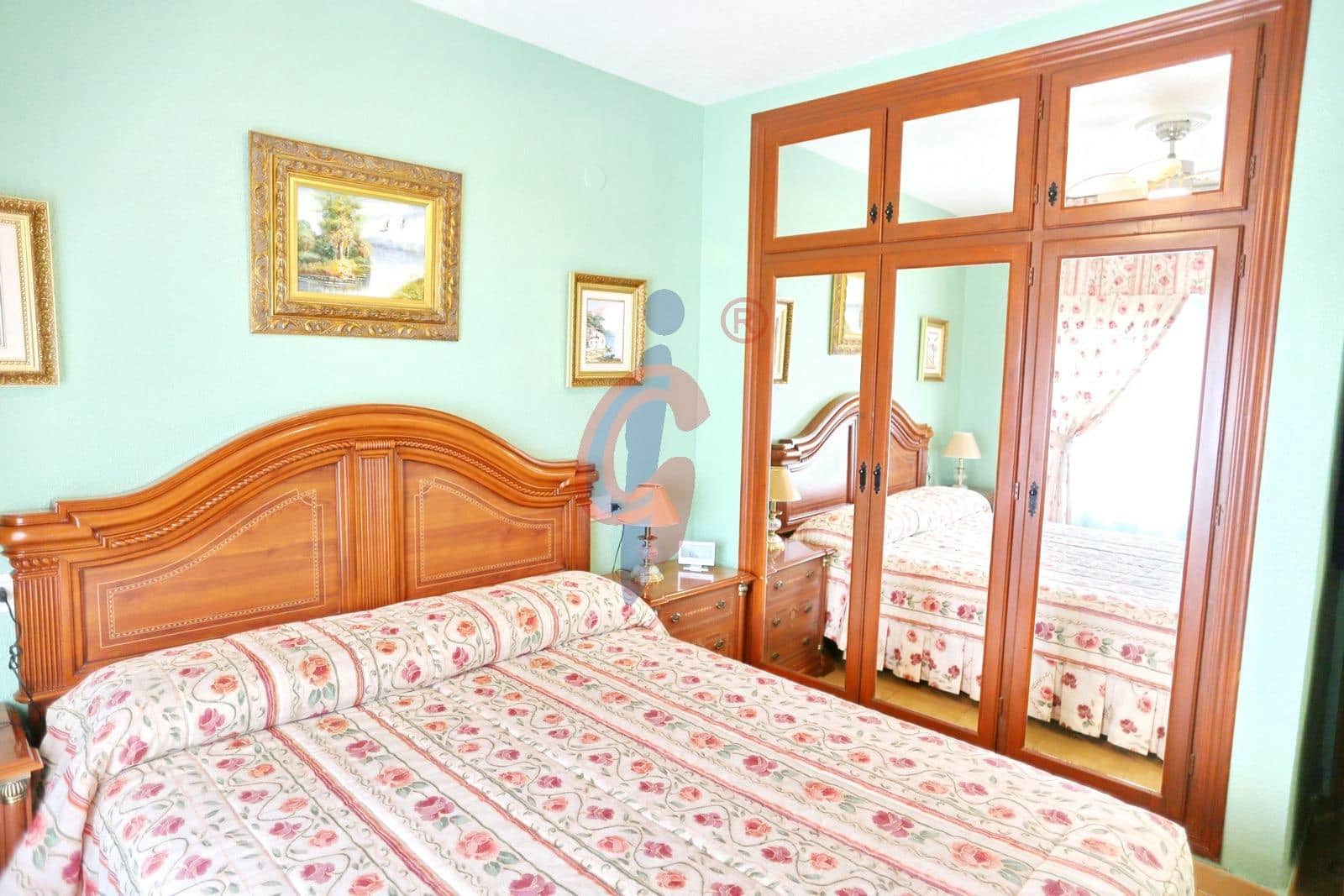 4 slaapkamer Rijtjeshuis te koop in Guardamar del Segura met zwembad garage - € 435.000 (Ref: 8915207)