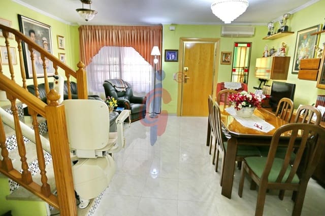 4 sovrum Radhus till salu i Las Viñas, Guardamar del Segura med pool garage - 435 000 € (Ref: 8915207)