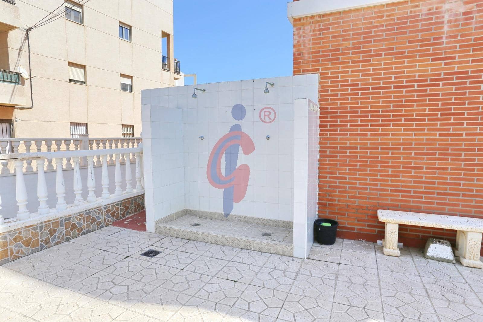 2 chambre Penthouse à vendre à Guardamar del Segura avec garage - 232 000 € (Ref: 8915208)