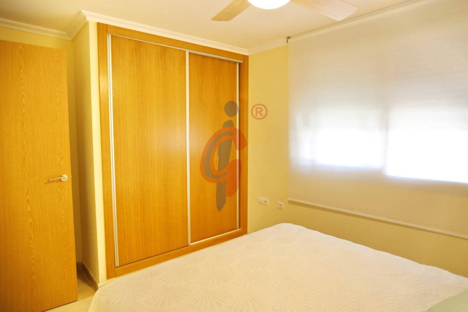 3 soveværelse Rækkehus til salg i Guardamar del Segura med swimmingpool garage - € 240.000 (Ref: 8944047)