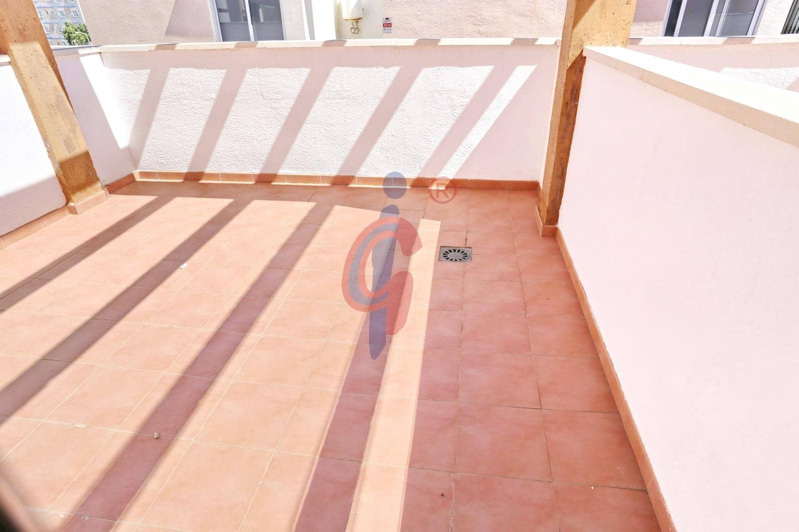 3 soveværelse Rækkehus til salg i Guardamar del Segura med swimmingpool garage - € 240.000 (Ref: 8944047)