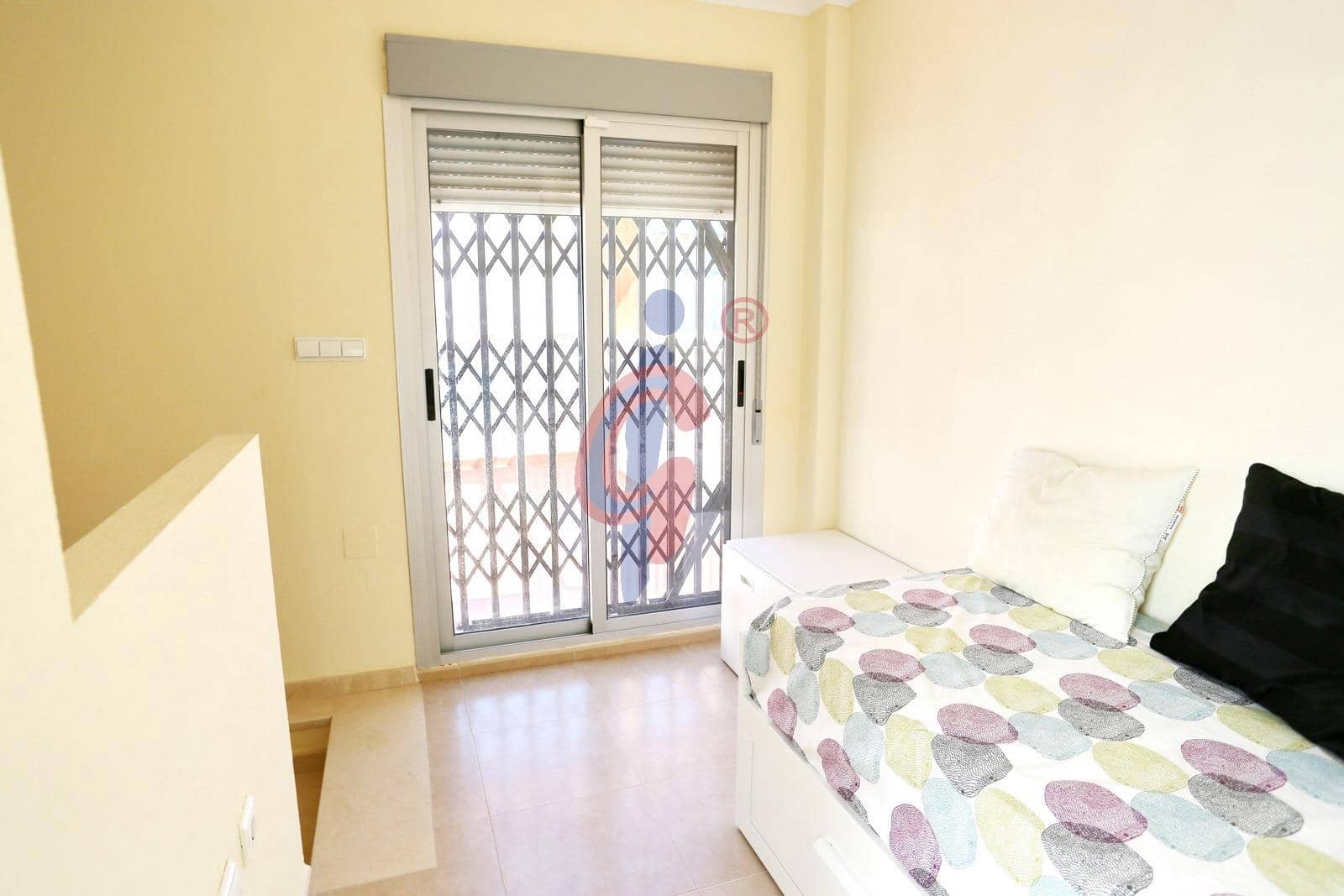 3 soveværelse Rækkehus til salg i Guardamar del Segura med swimmingpool garage - € 240.000 (Ref: 8944047)