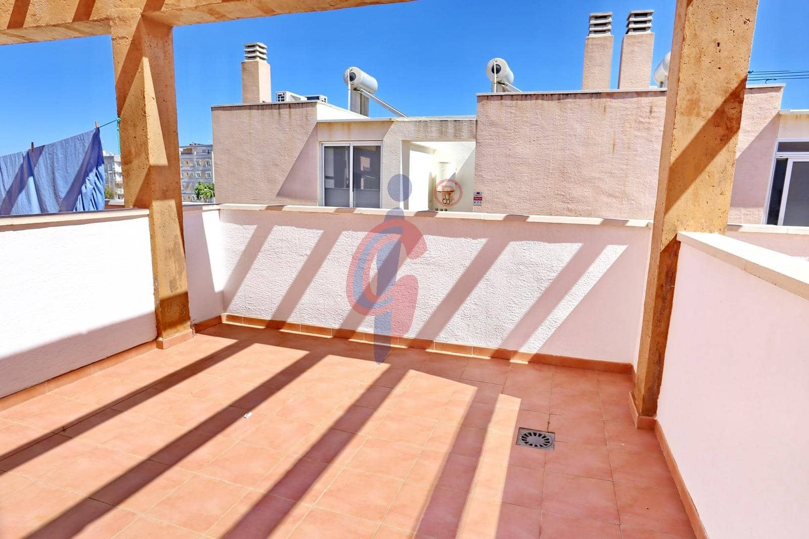 3 soveværelse Rækkehus til salg i Guardamar del Segura med swimmingpool garage - € 240.000 (Ref: 8944047)