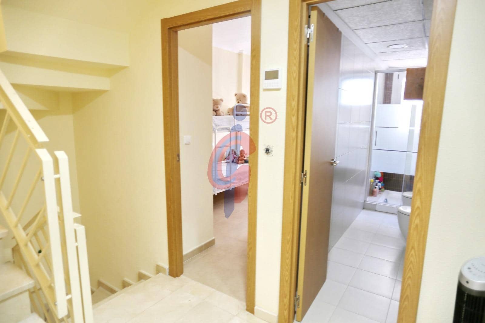 3 soveværelse Rækkehus til salg i Guardamar del Segura med swimmingpool garage - € 240.000 (Ref: 8944047)