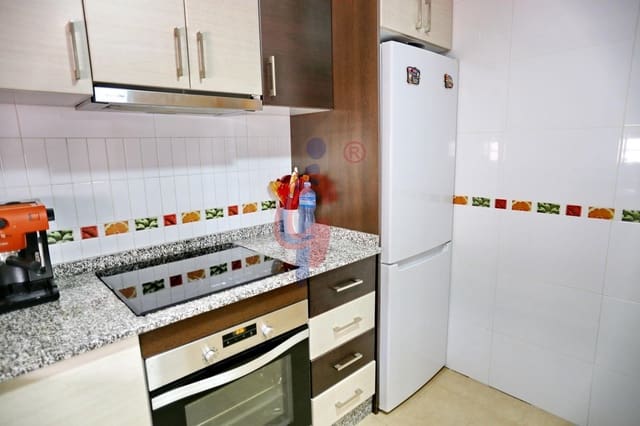 Adosado de 3 habitaciones en Los Secanos, Guardamar del Segura en venta con piscina garaje - 240.000 € (Ref: 8944047)