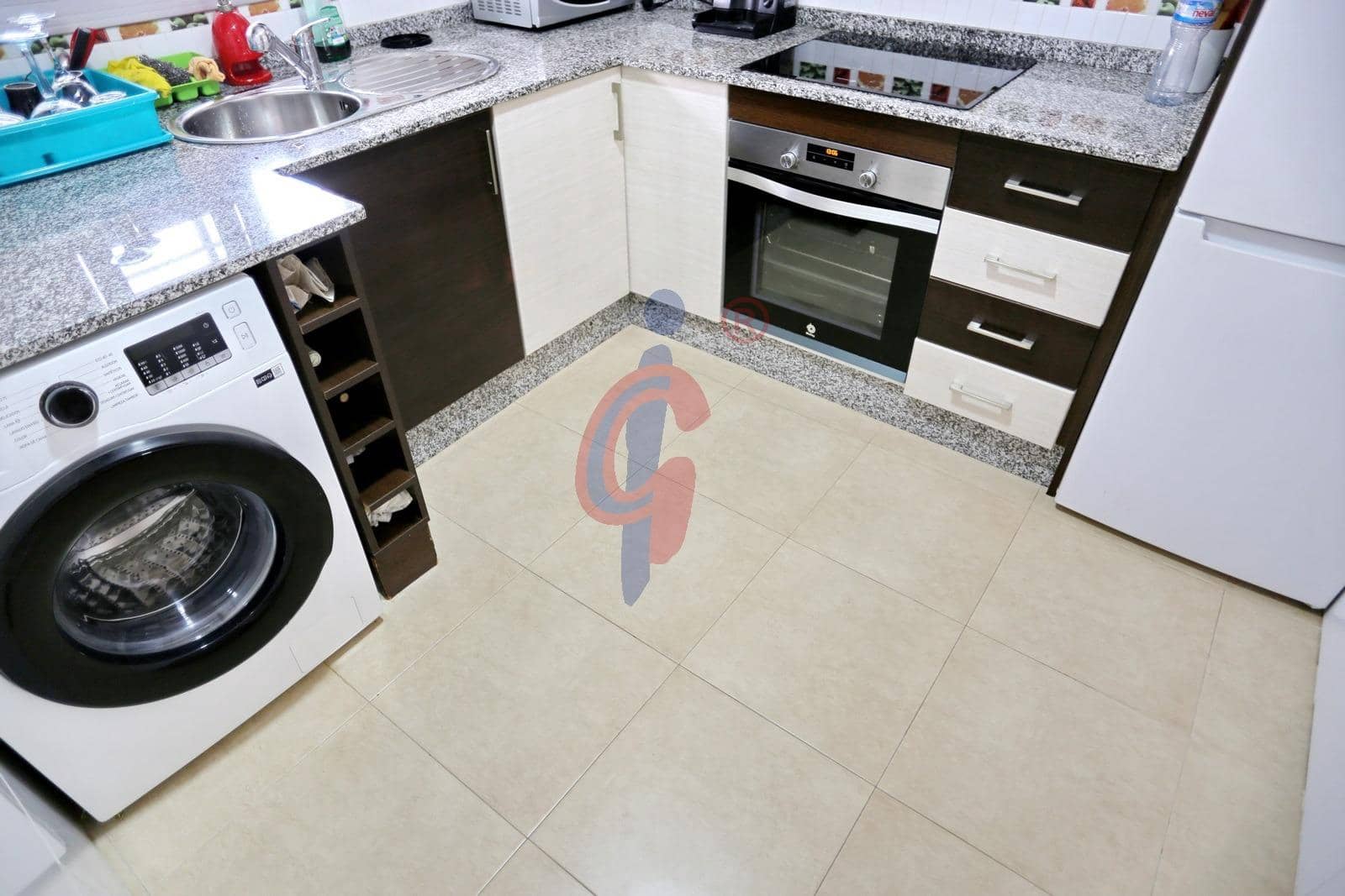 3 soveværelse Rækkehus til salg i Guardamar del Segura med swimmingpool garage - € 240.000 (Ref: 8944047)