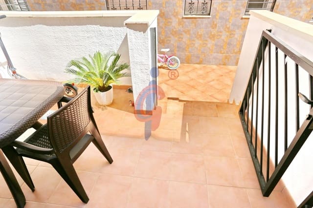 Adosado de 3 habitaciones en Los Secanos, Guardamar del Segura en venta con piscina garaje - 240.000 € (Ref: 8944047)