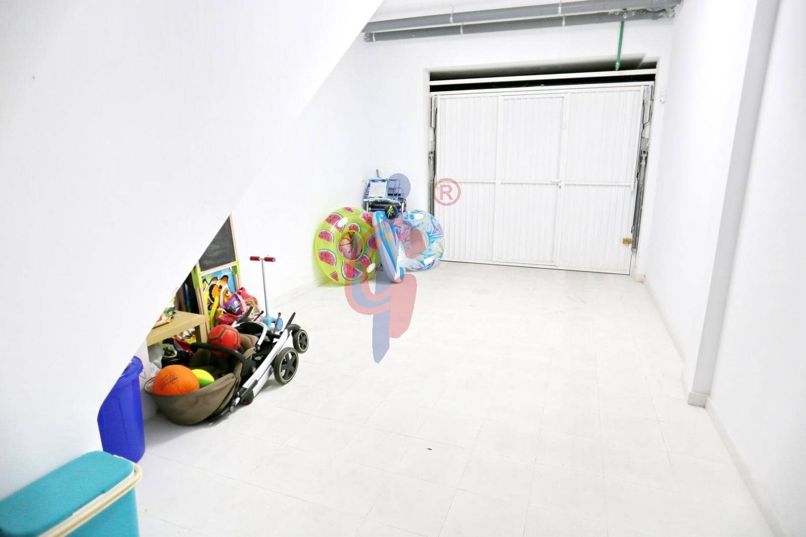 3 soveværelse Rækkehus til salg i Guardamar del Segura med swimmingpool garage - € 240.000 (Ref: 8944047)