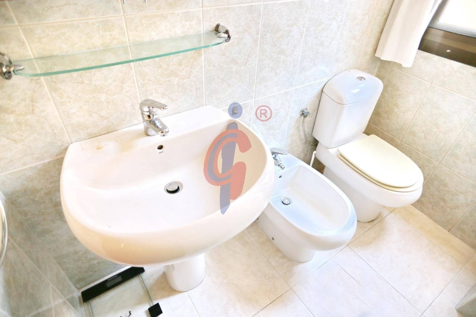 3 sovrum Lägenhet till salu i Guardamar del Segura med garage - 339 995 € (Ref: 8949012)