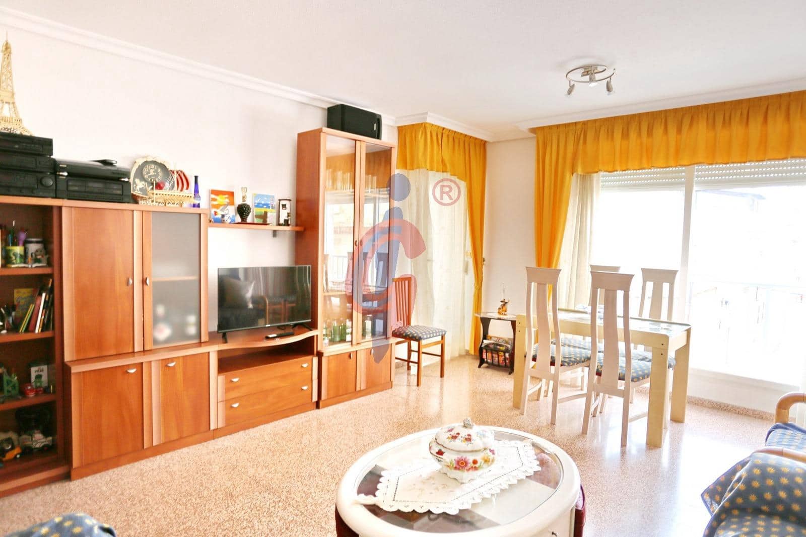 Apartamento de 3 habitaciones en Guardamar del Segura en venta con piscina - 159.000 € (Ref: 8951492)