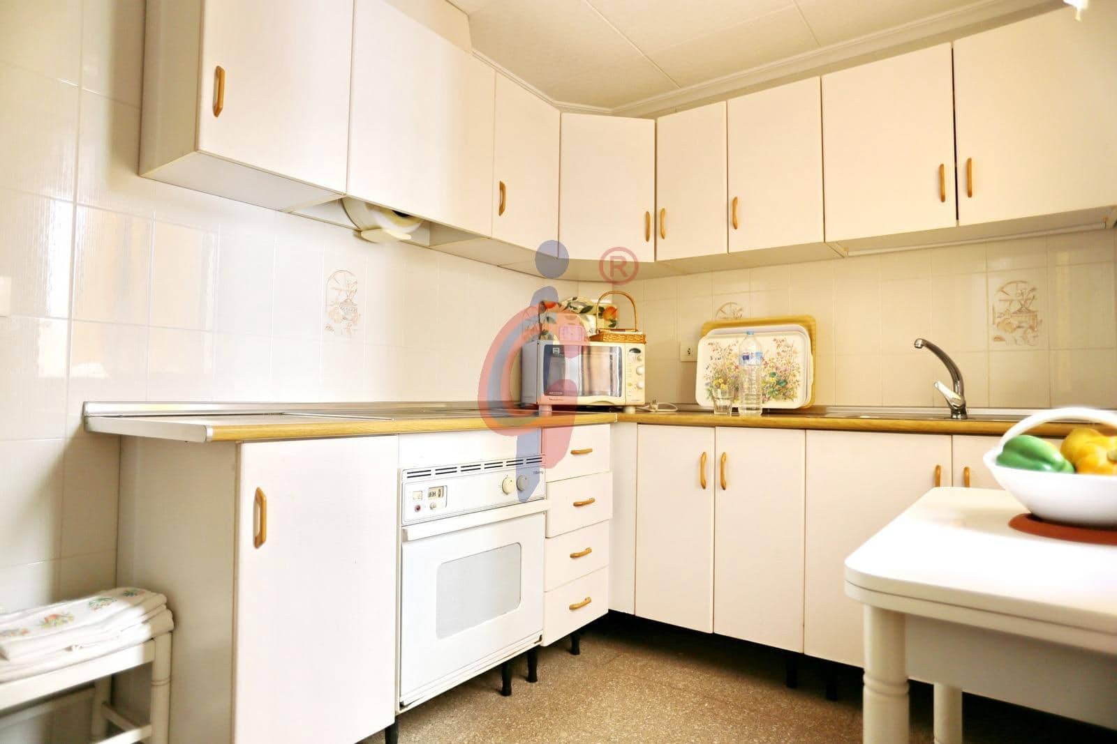 2 bedroom Apartment for sale in Guardamar del Segura with garage - € 180,000 (Ref: 8957228)