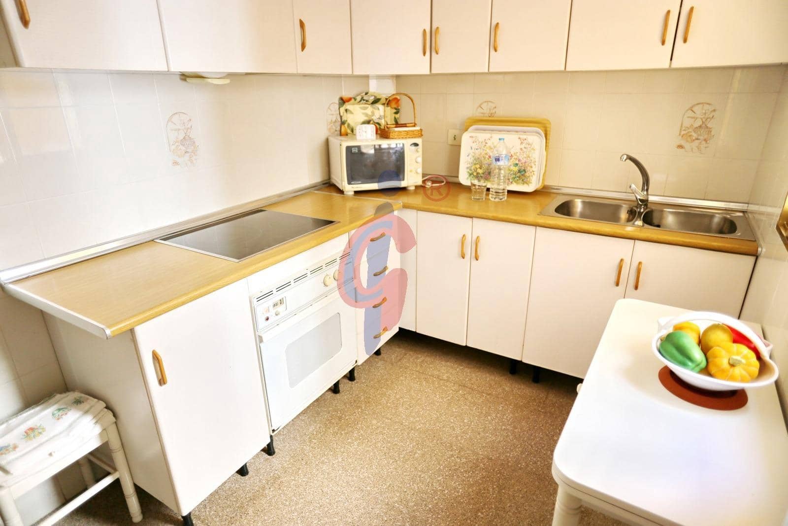 2 bedroom Apartment for sale in Guardamar del Segura with garage - € 180,000 (Ref: 8957228)