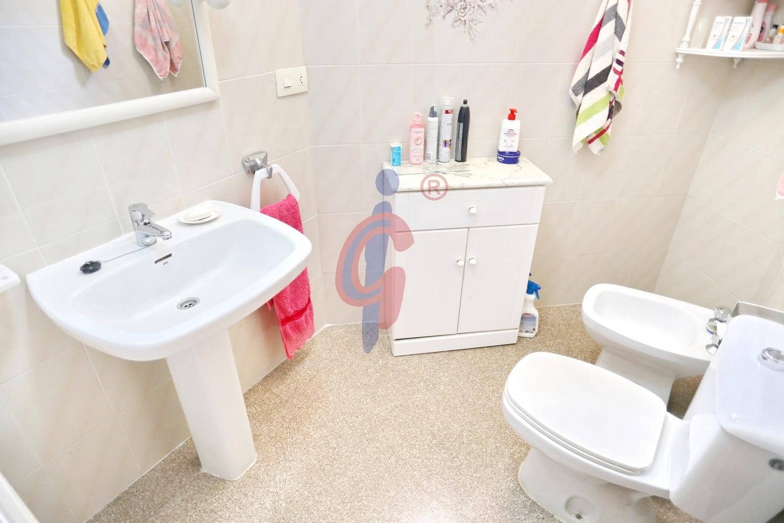 2 bedroom Apartment for sale in Guardamar del Segura with garage - € 180,000 (Ref: 8957228)