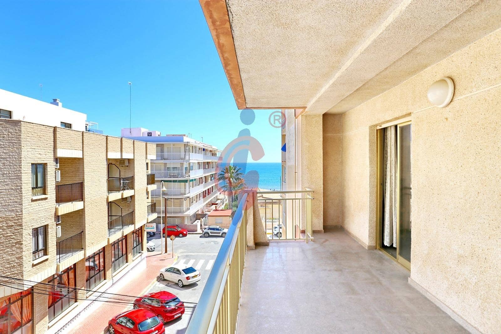 2 bedroom Apartment for sale in Guardamar del Segura with garage - € 180,000 (Ref: 8957228)