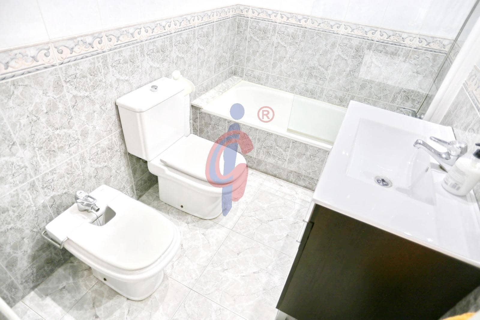 Apartamento de 3 habitaciones en Guardamar del Segura en venta - 180.000 € (Ref: 8970495)