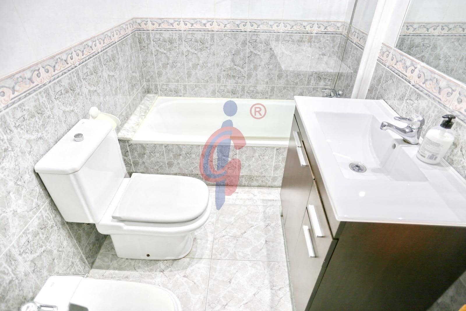 Apartamento de 3 habitaciones en Guardamar del Segura en venta - 180.000 € (Ref: 8970495)