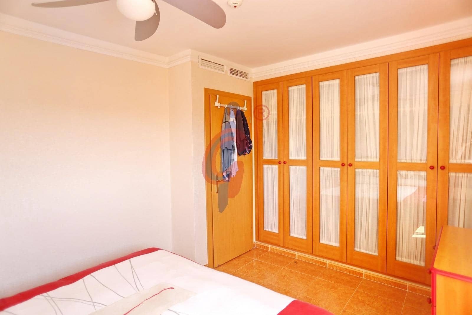 4 makuuhuone Kattohuoneisto myytävänä paikassa Guardamar del Segura mukana uima-altaan 
autotalli - 209 750 € (Ref: 9023591)