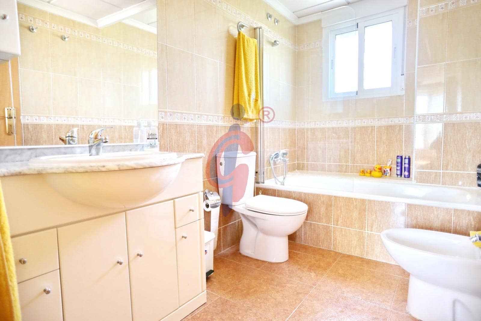 4 makuuhuone Kattohuoneisto myytävänä paikassa Guardamar del Segura mukana uima-altaan 
autotalli - 209 750 € (Ref: 9023591)