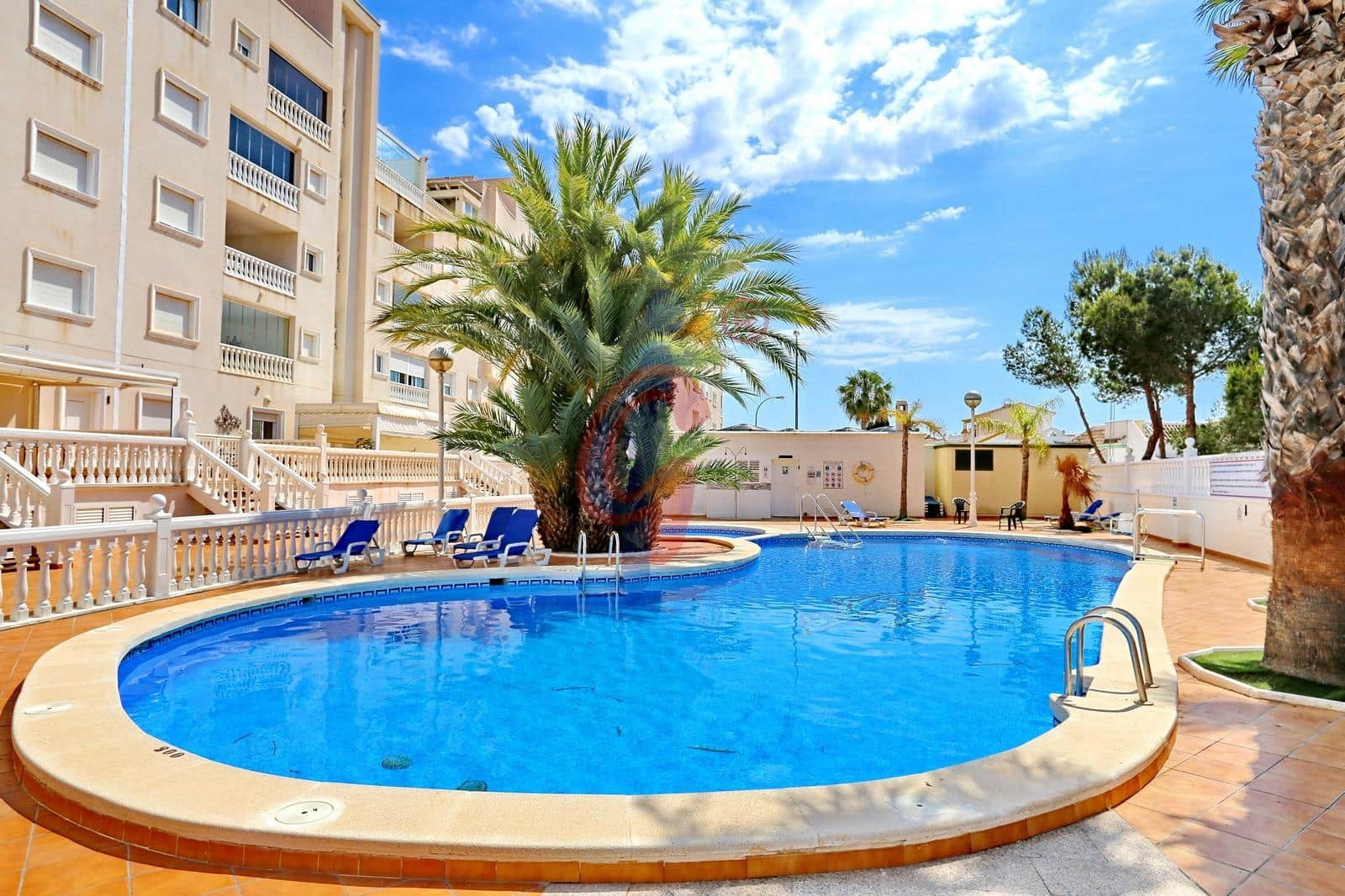 4 makuuhuone Kattohuoneisto myytävänä paikassa Guardamar del Segura mukana uima-altaan 
autotalli - 209 750 € (Ref: 9023591)