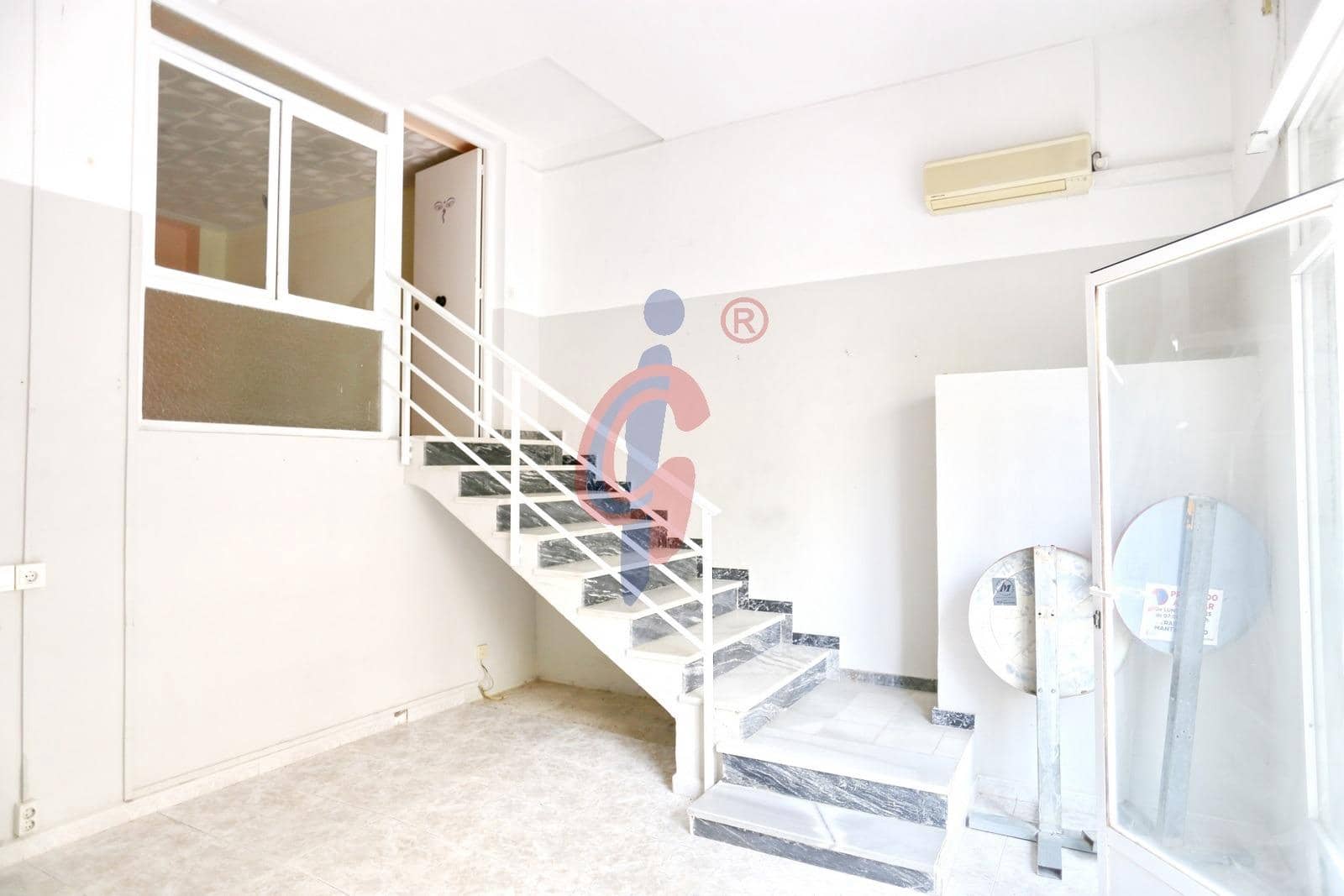 Gewerbe zu vermieten in Guardamar del Segura - 750 € (Ref: 9034632)